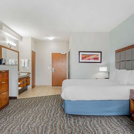 Best Western Plus Peppertree Inn At Оумак Екстериор снимка
