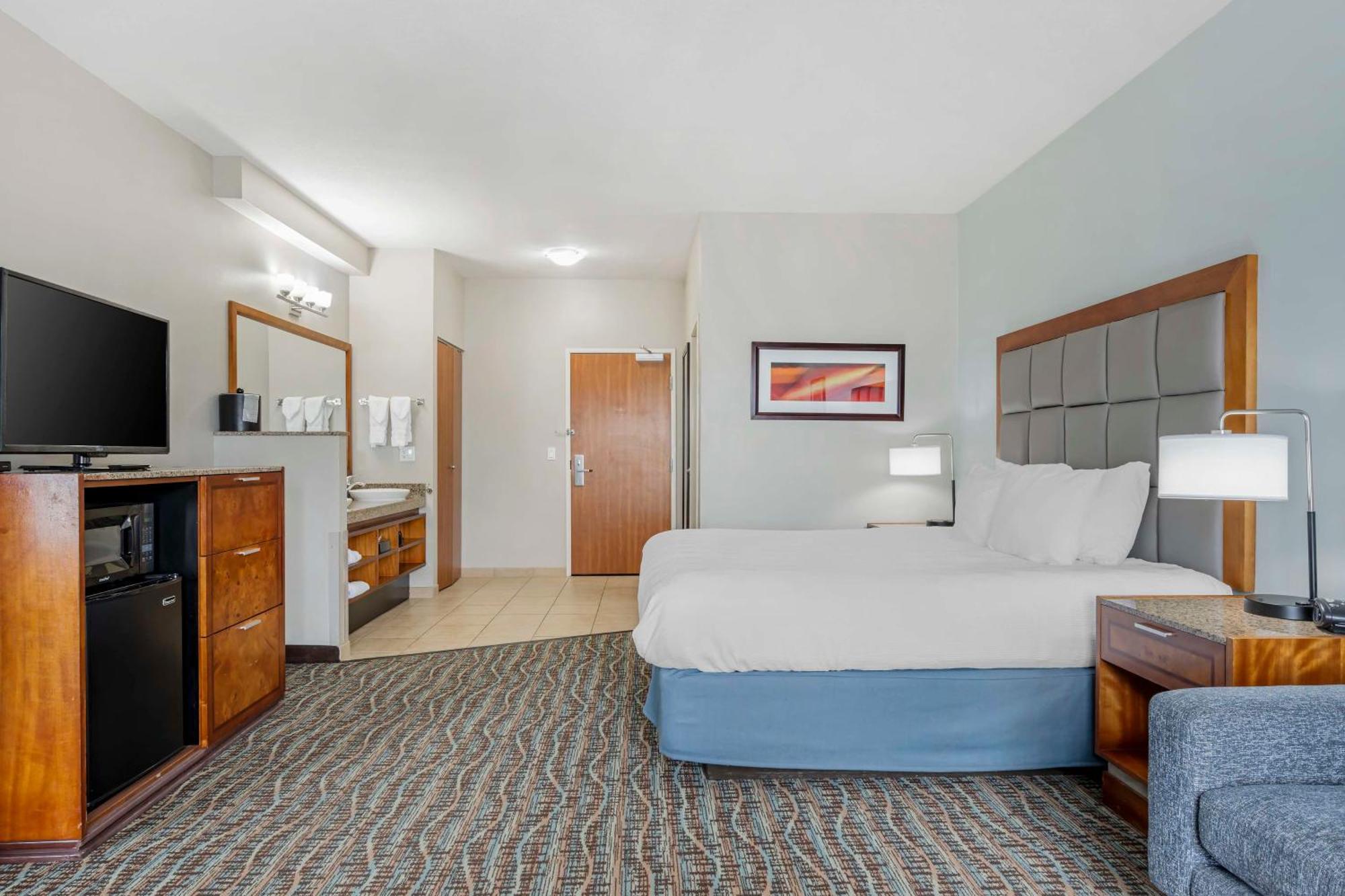 Best Western Plus Peppertree Inn At Оумак Екстериор снимка