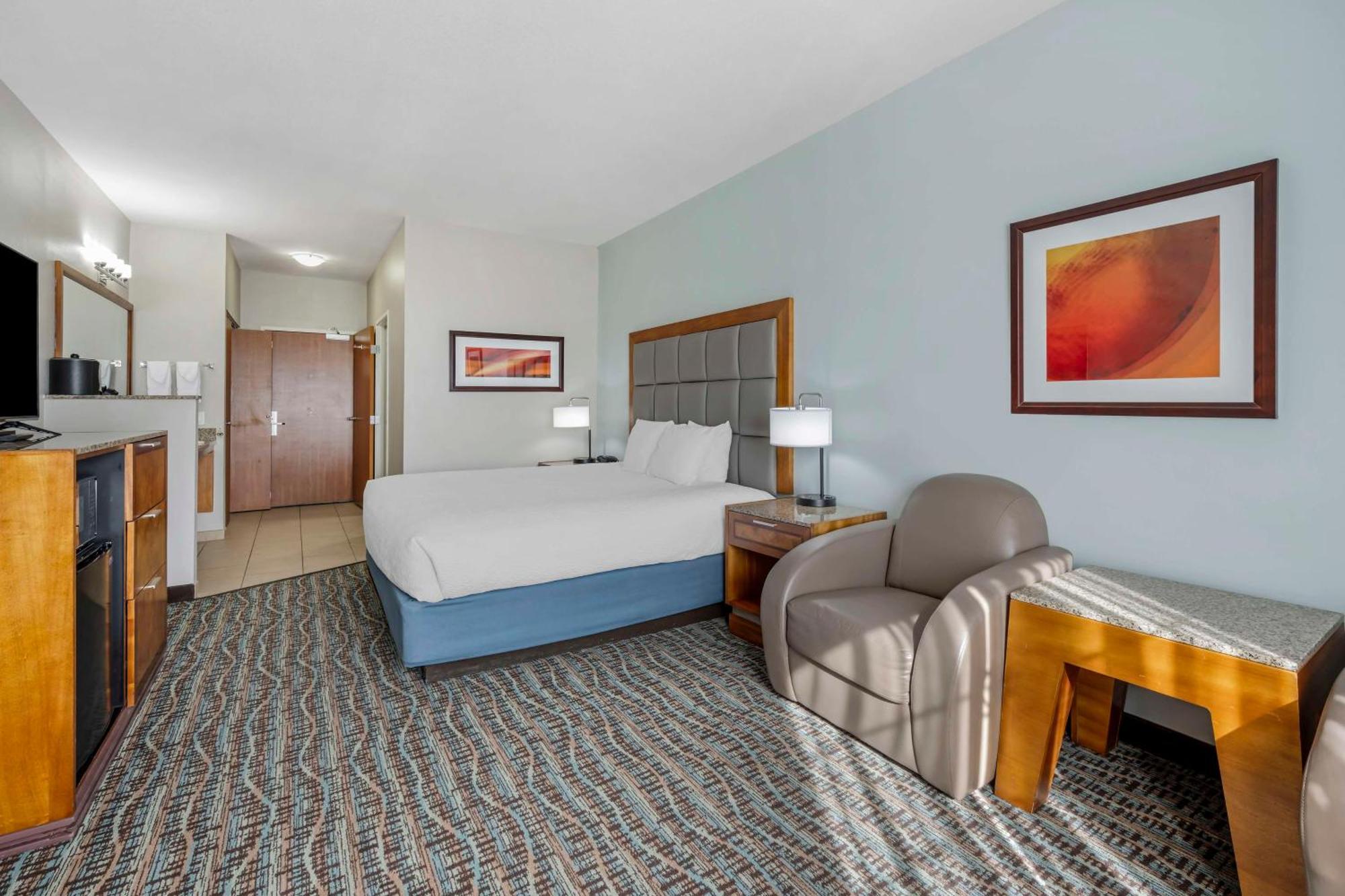 Best Western Plus Peppertree Inn At Оумак Екстериор снимка