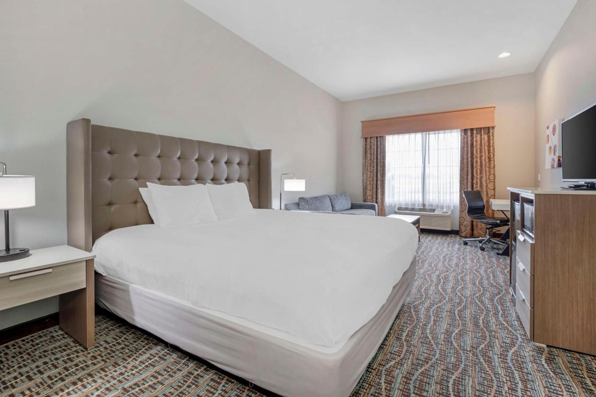 Best Western Plus Peppertree Inn At Оумак Екстериор снимка