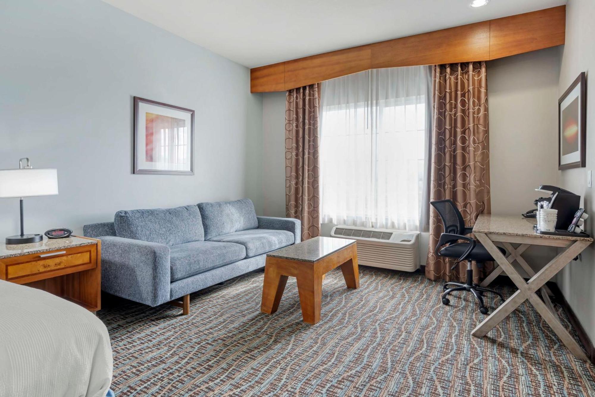 Best Western Plus Peppertree Inn At Оумак Екстериор снимка