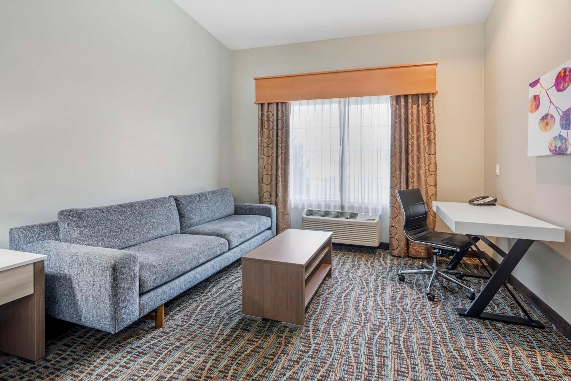Best Western Plus Peppertree Inn At Оумак Екстериор снимка