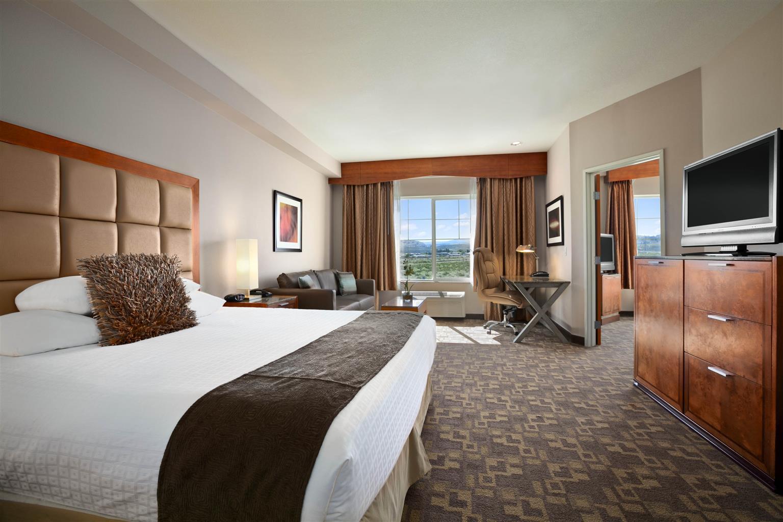 Best Western Plus Peppertree Inn At Оумак Екстериор снимка