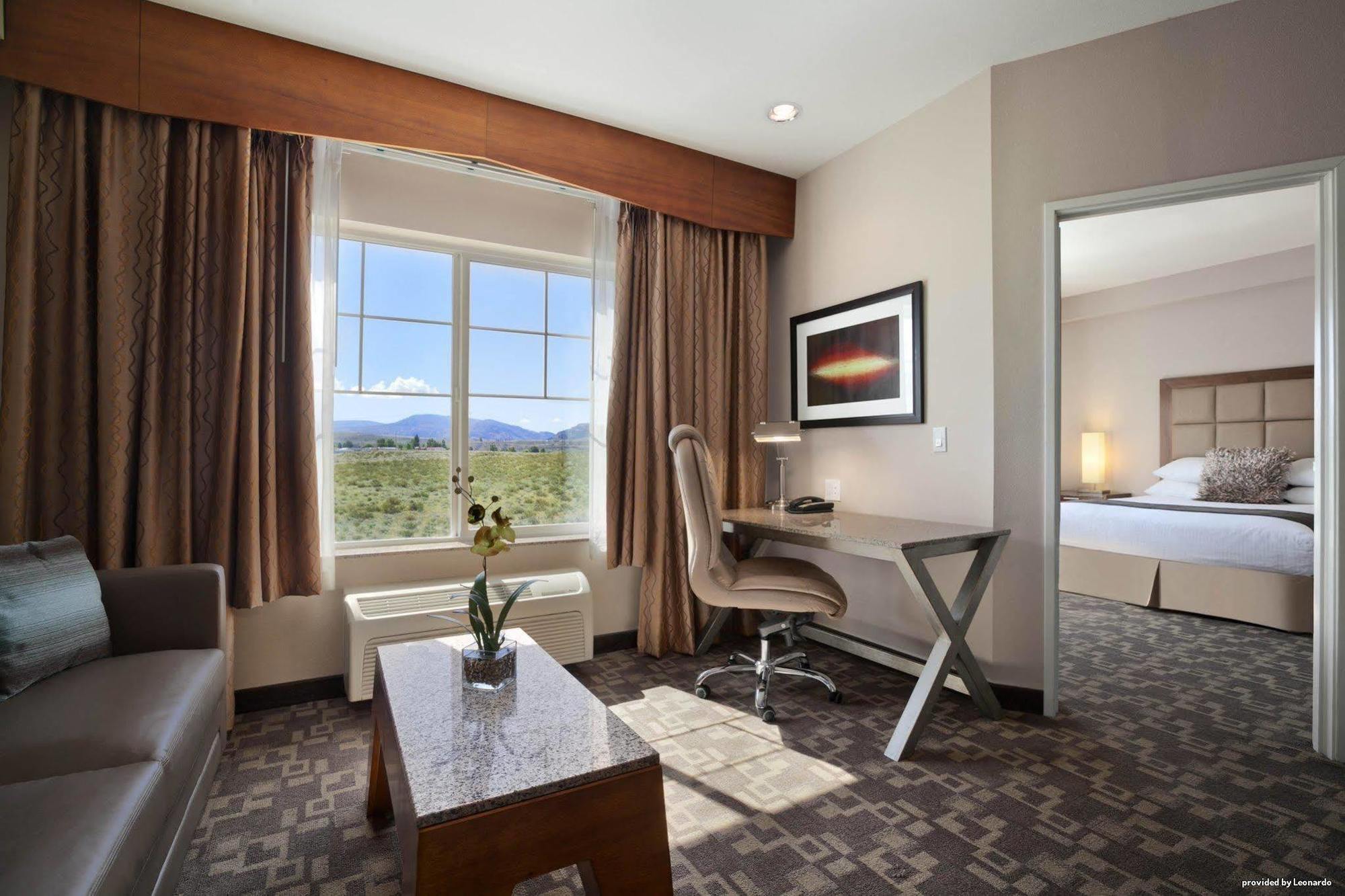 Best Western Plus Peppertree Inn At Оумак Екстериор снимка