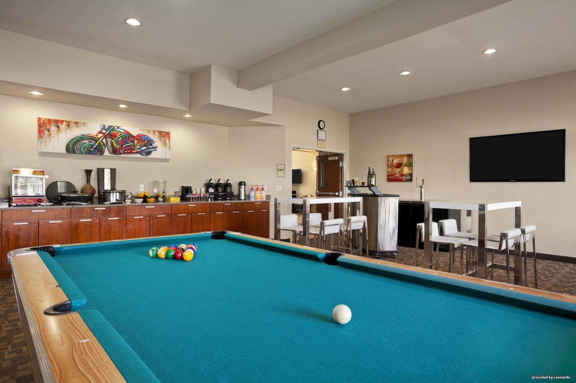 Best Western Plus Peppertree Inn At Оумак Екстериор снимка