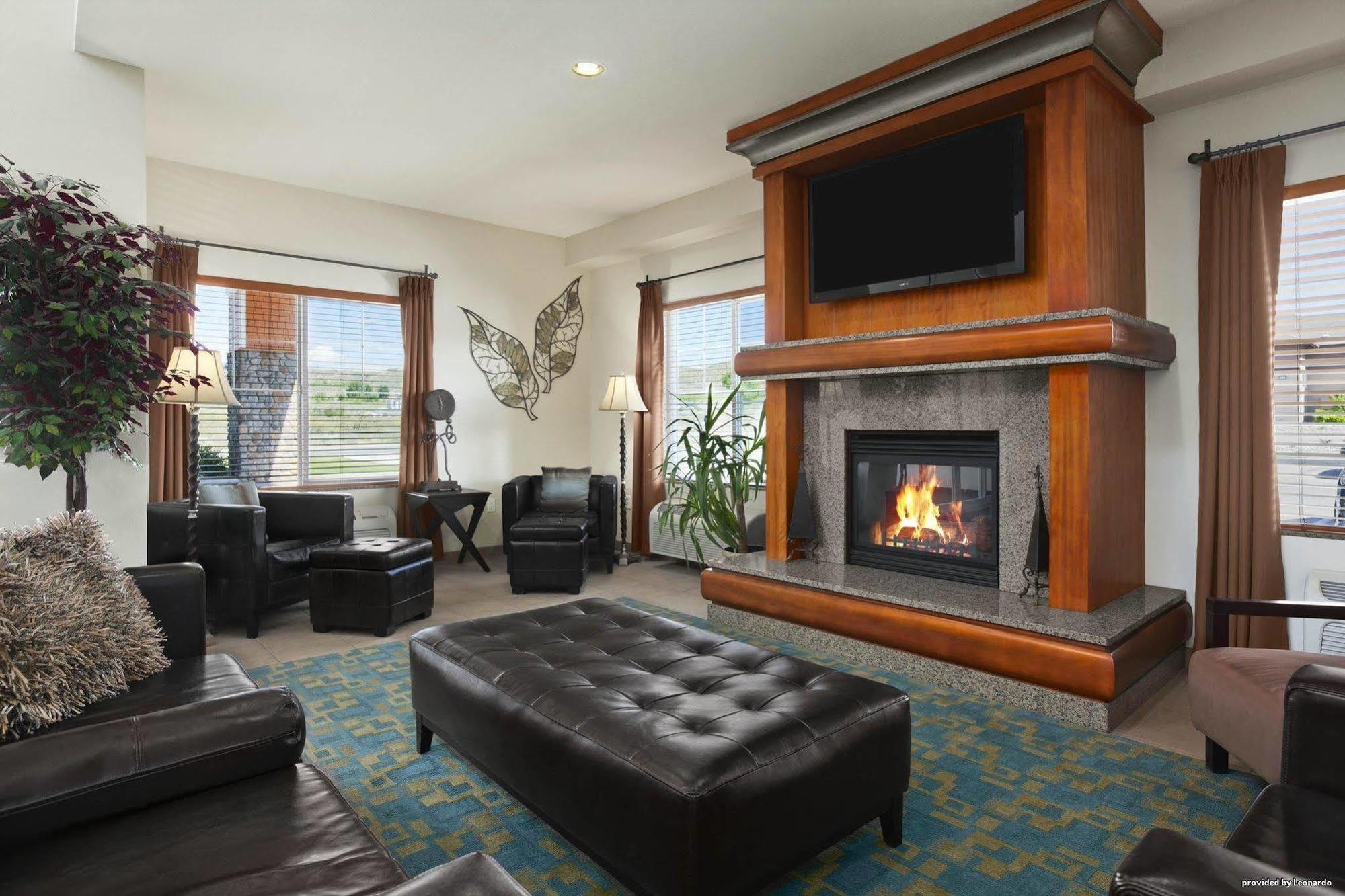 Best Western Plus Peppertree Inn At Оумак Екстериор снимка