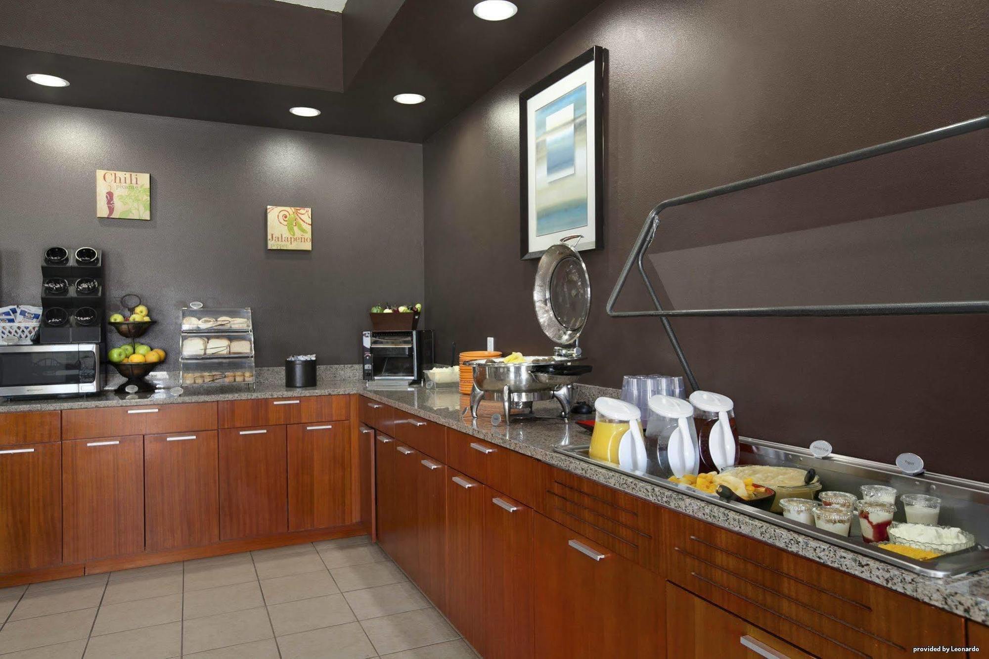 Best Western Plus Peppertree Inn At Оумак Екстериор снимка